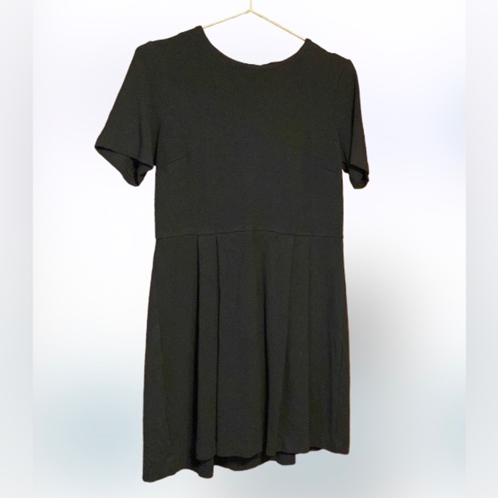 Stretchy Loft black dress